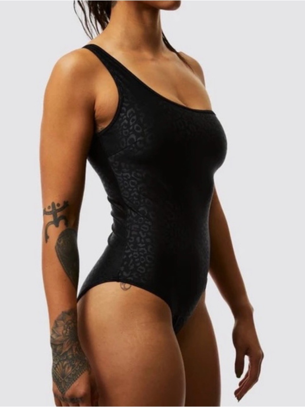 Born Primitive Womens Playa One-Shoulder Swimwsuit, Black Leopard - Size L